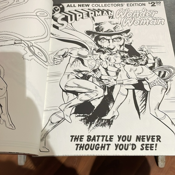 DC Comics Wonder Woman Coloring Book - Picture 6 of 10
